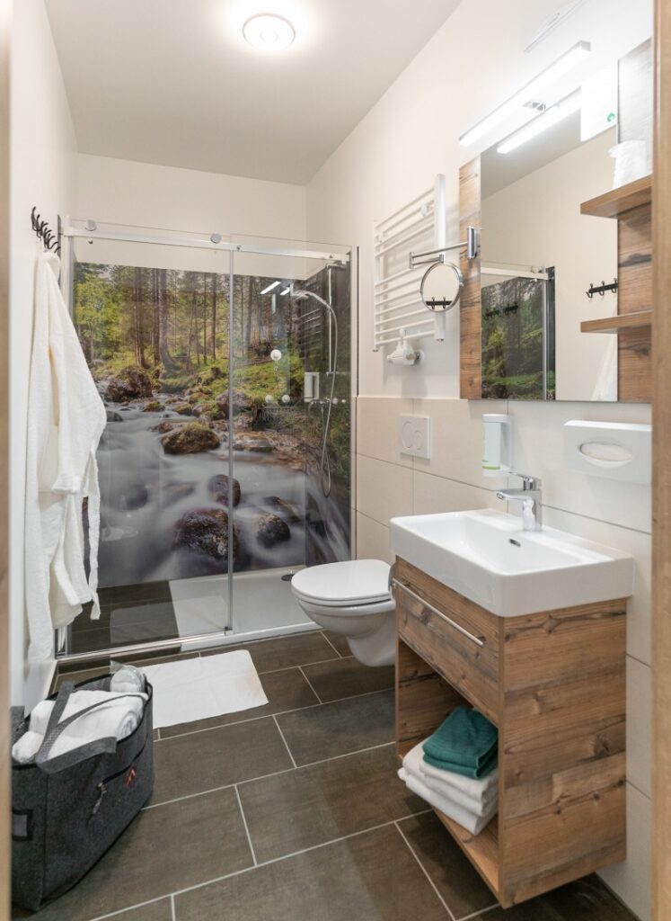 dachsteinresort familysuite deluxe 7 9 bad