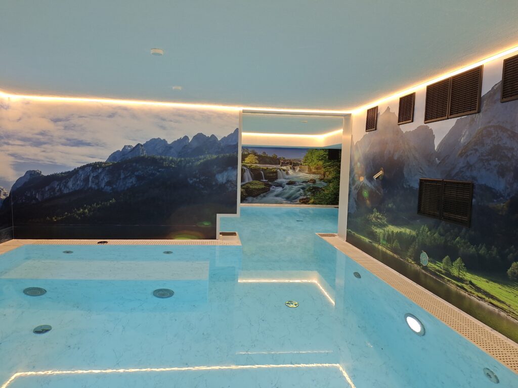 dachsteinresort indoor pool massageduesen