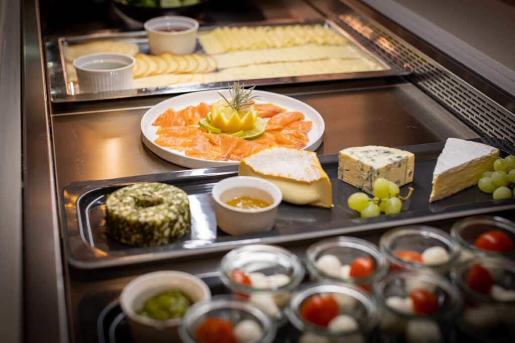 dachsteinresort restaurant buffet 3